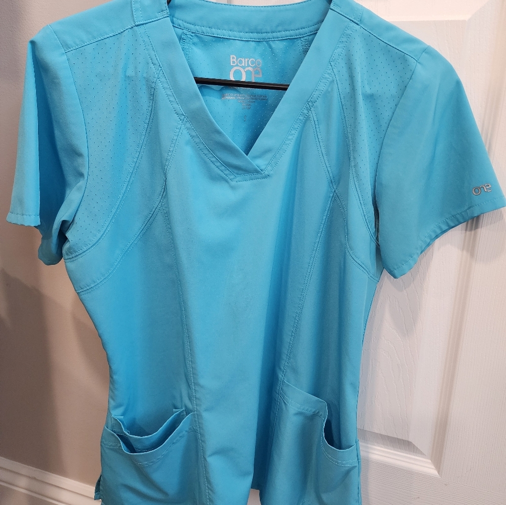 Scrub top